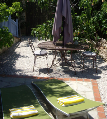 La Petite Maison - Gite Holidays in France